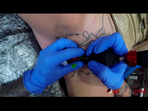 ❤️ An hottie thar a bheith tattooed Sully Savage fuair tattoo ar a clitoris ❤️ Porn ag ga.dreamypassionatespotlight.ru ❌❤