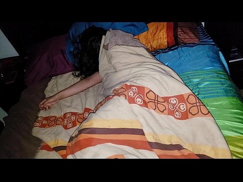 ❤️ Stepson ag bualadh lena leasmháthair óg agus í ina codladh. ❤️ Porn ag ga.dreamypassionatespotlight.ru ❌❤